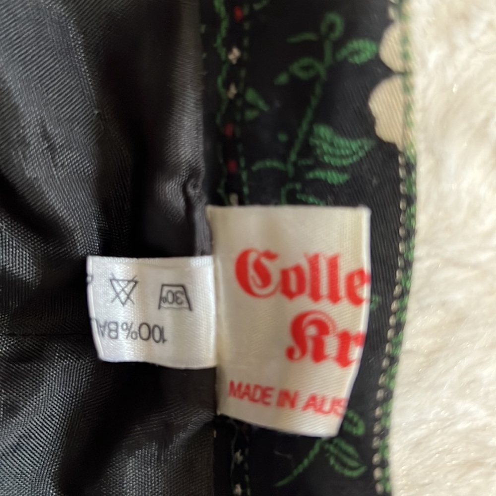 Vintage Austrian skirt, EU size 38, waist 27 1/2 inch - Picture 4 of 6